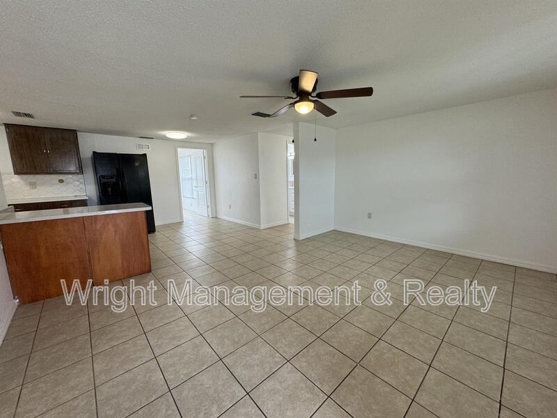 7639 Jasmine Blvd - Photo 3 of 24