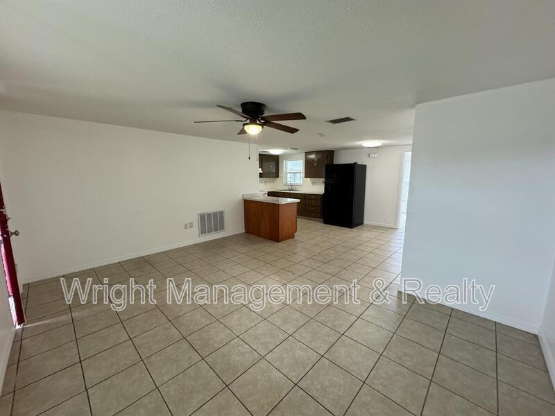 7639 Jasmine Blvd - Photo 4 of 24