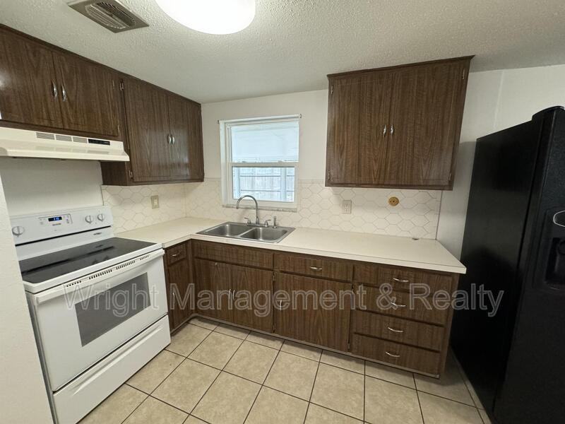 7639 Jasmine Blvd - Photo 7 of 24