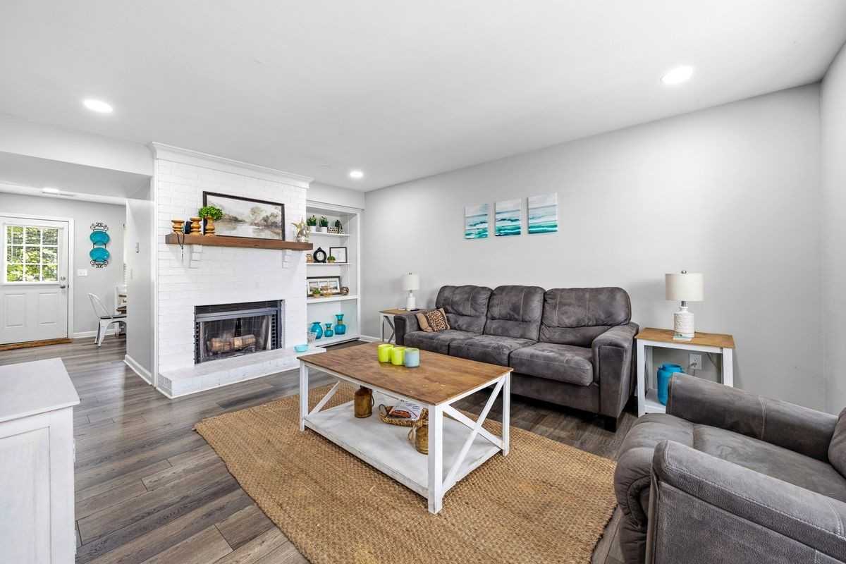 250 Sanders Ferry Rd - Photo 2 of 3