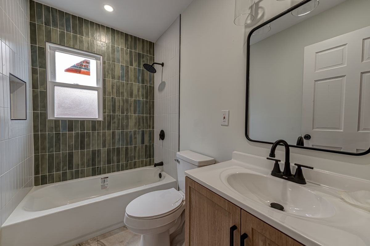 2528 Marshall Ave - Photo 3 of 11