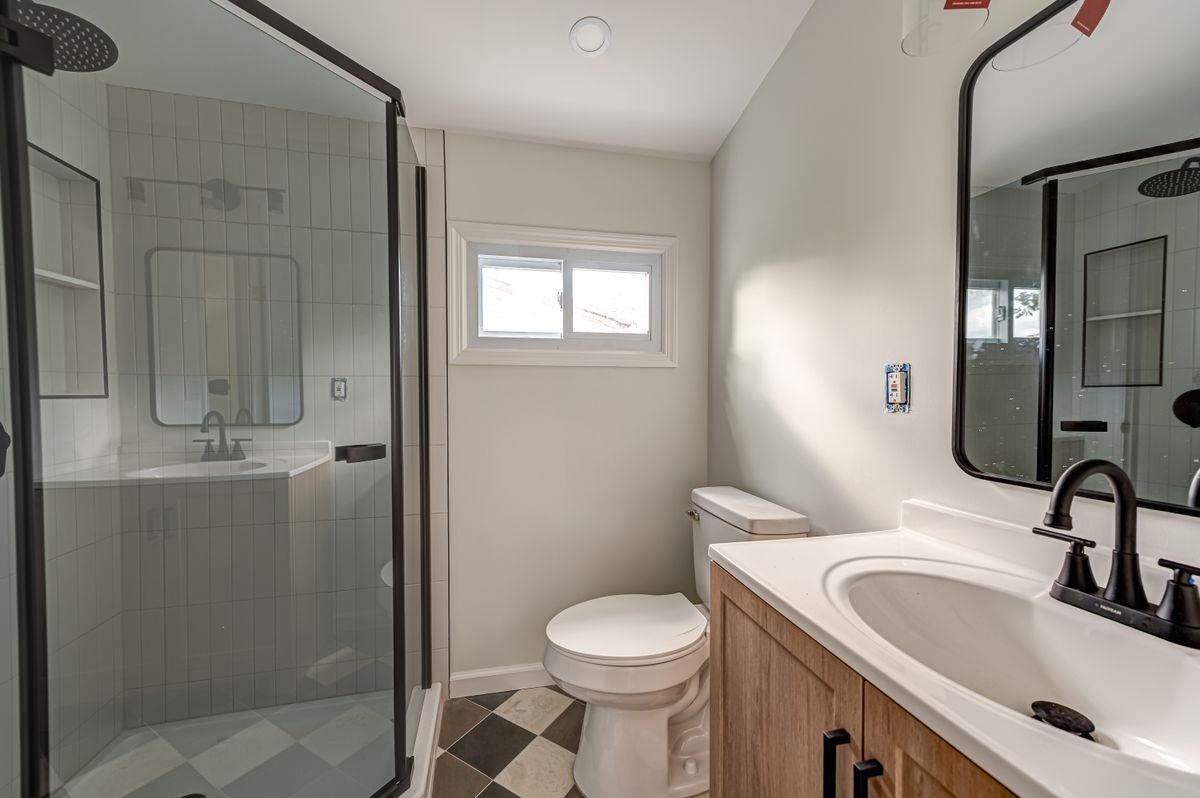 2528 Marshall Ave - Photo 6 of 11