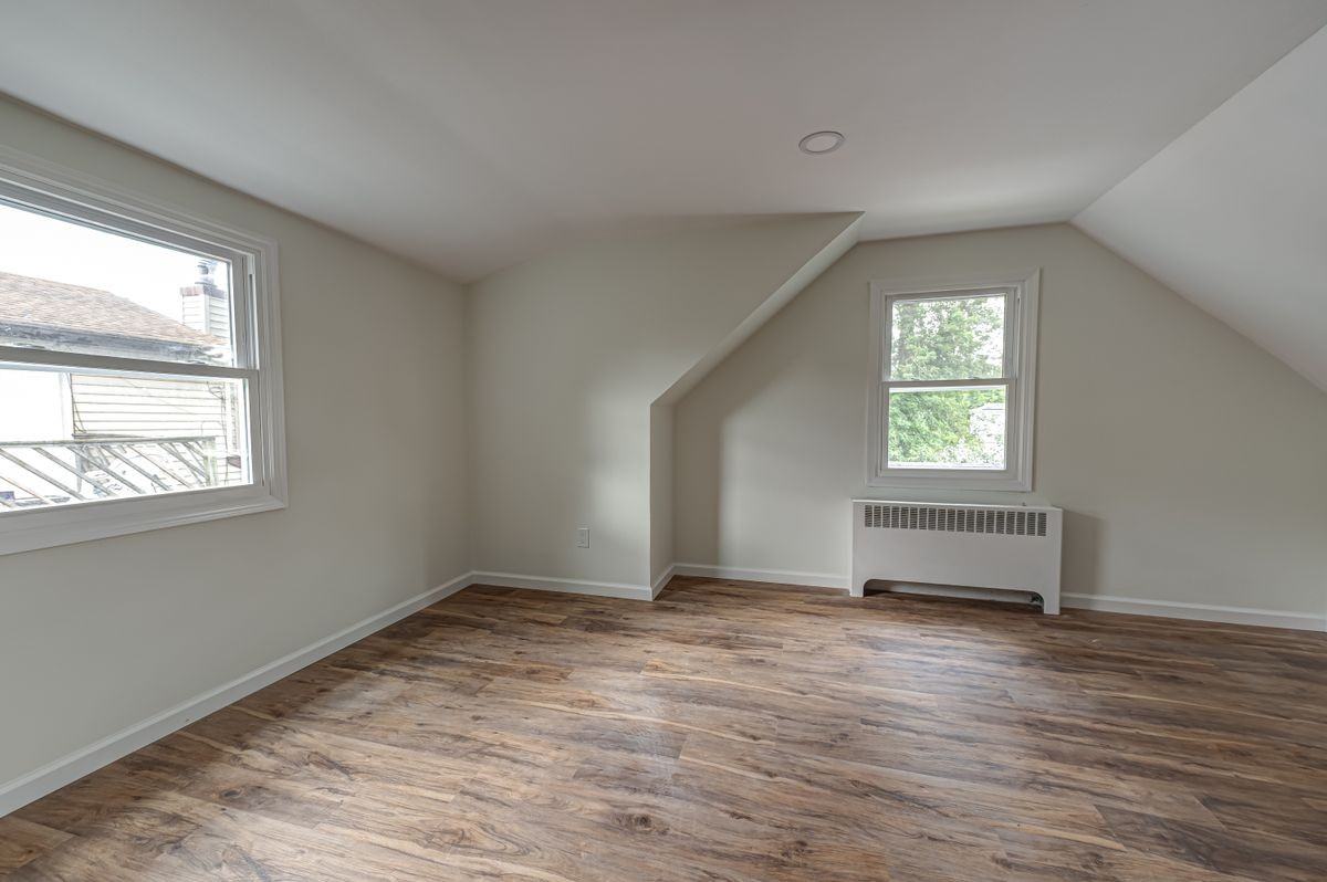 2528 Marshall Ave - Photo 7 of 11