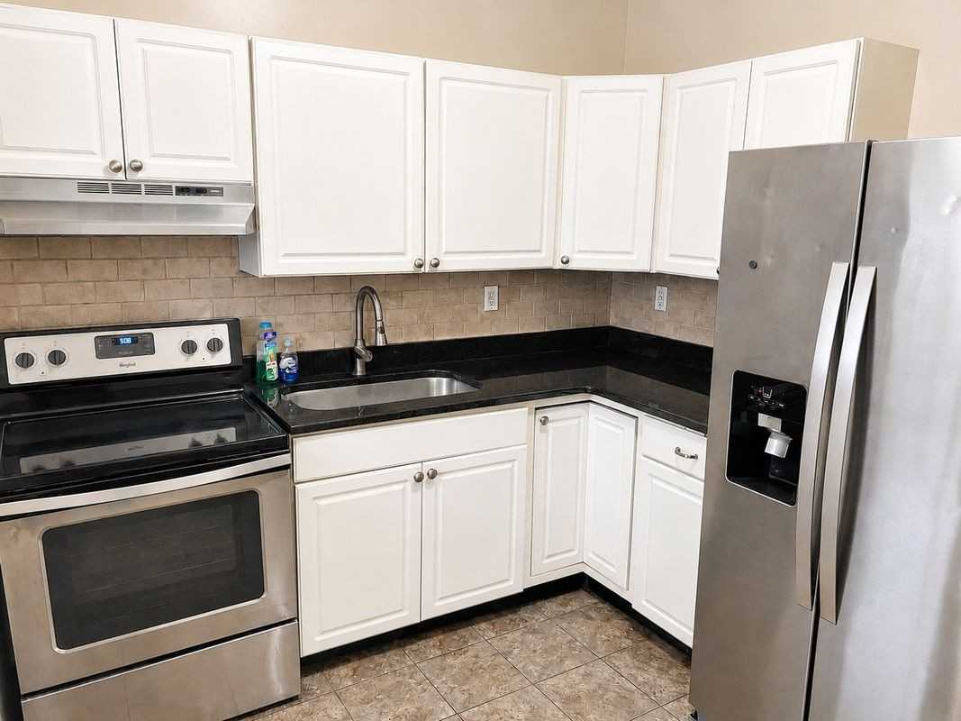 743 E Grape St ##1 - Photo 5 of 10