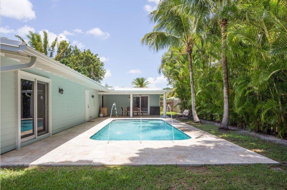 1110 Sw 15th St - Photo 4 of 5