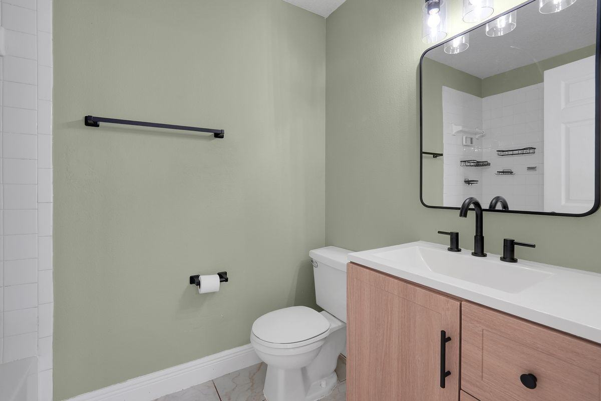 810 Valnera Ct - Photo 2 of 20