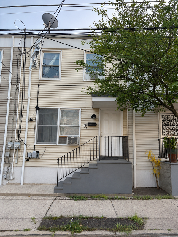 35 Hart Ave - Photo 3 of 3