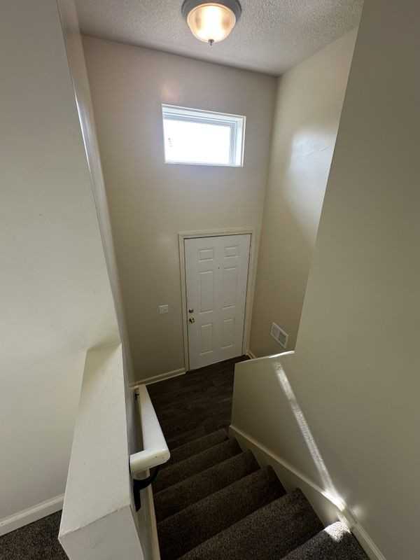 3235 N 84th Ter - Photo 4 of 33