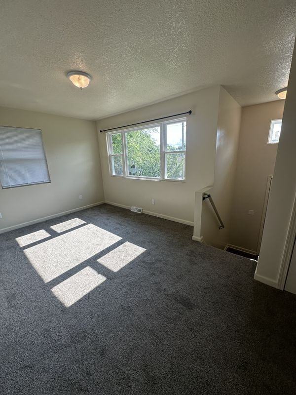 3235 N 84th Ter - Photo 5 of 33