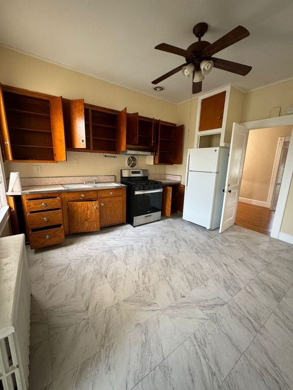 107 Poplar St ##2 - Photo 2 of 7