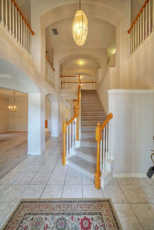 601 Indian Run Dr - Photo 2 of 27