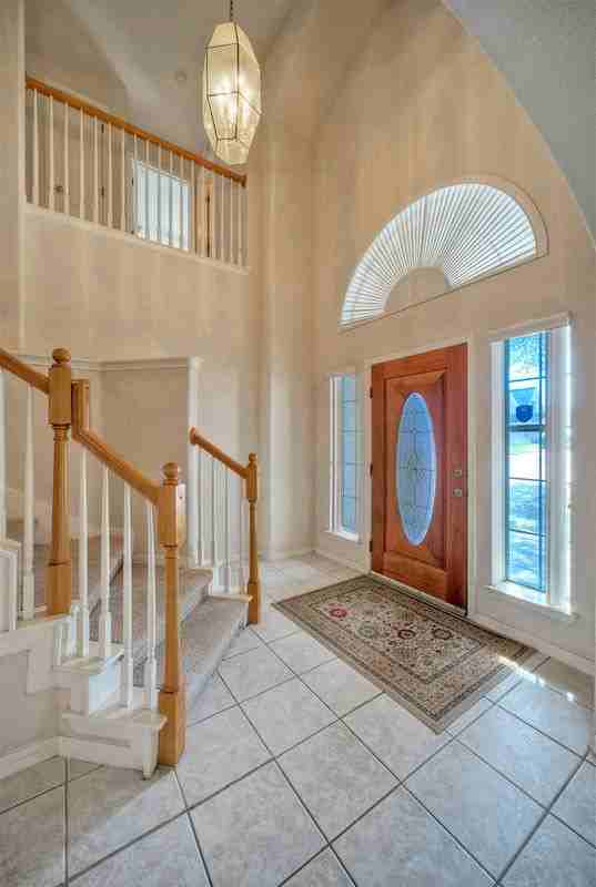 601 Indian Run Dr - Photo 3 of 27