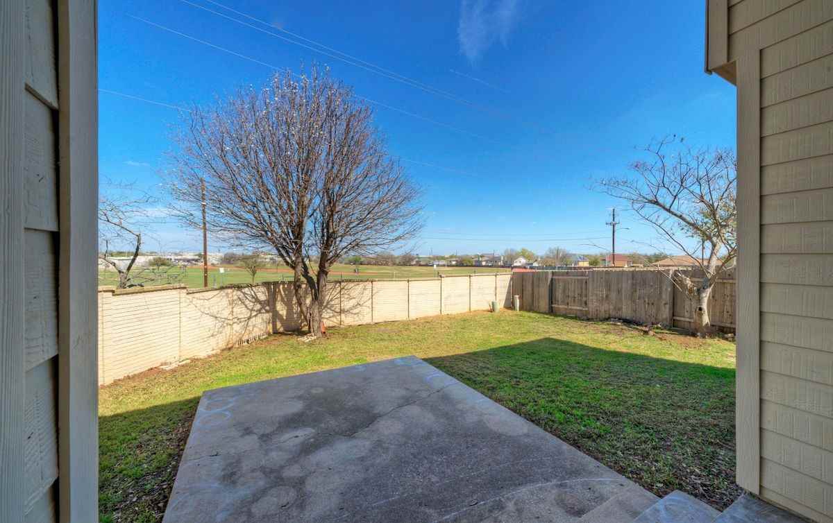 601 Indian Run Dr - Photo 5 of 27
