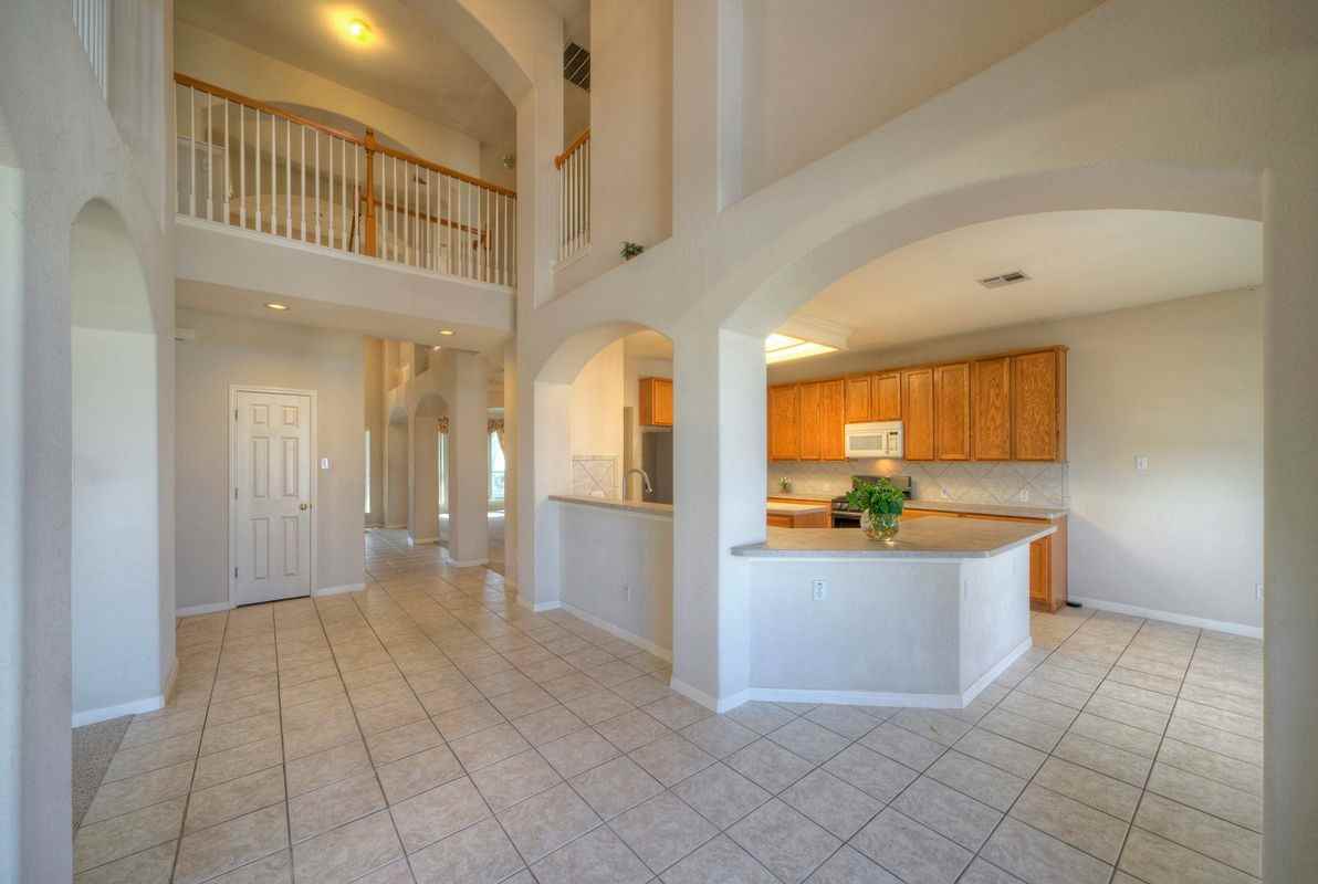601 Indian Run Dr - Photo 7 of 27