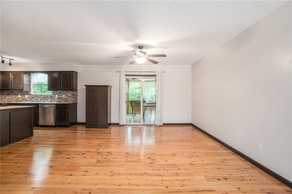 1853 Chickadee Dr - Photo 6 of 17