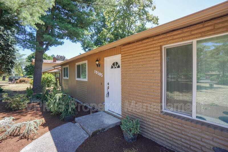 19505 Ne 11th St - Photo 3 of 47