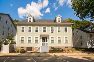 featured image of 19 1st St