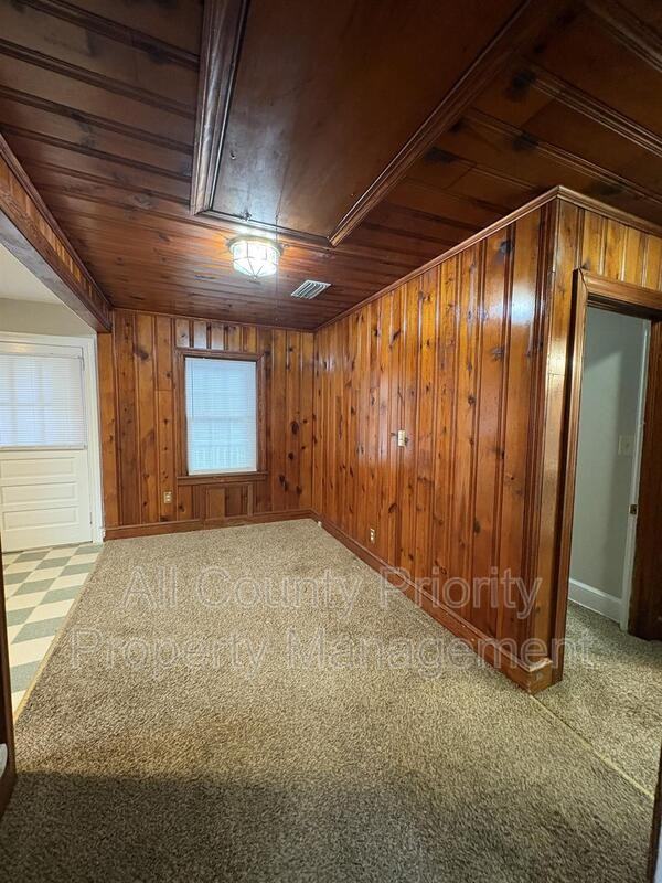 717 S 2nd St #717 - Photo 3 of 9