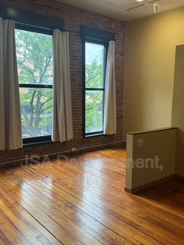 220 E 4th St #204 - Photo 4 of 9