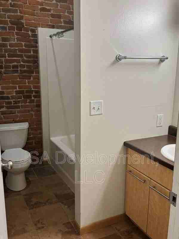 220 E 4th St #204 - Photo 5 of 9