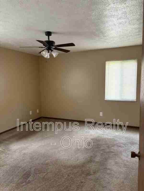 7469 Huntington Dr #3 - Photo 4 of 6