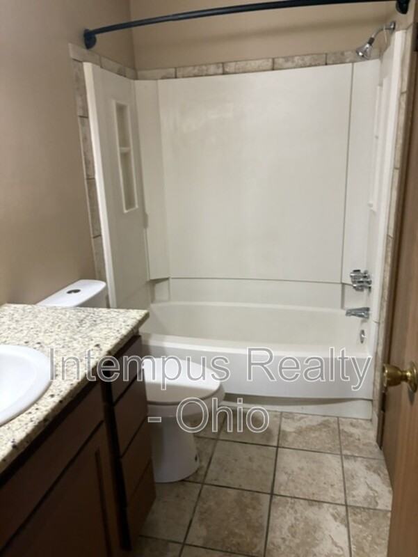 7469 Huntington Dr #3 - Photo 5 of 6