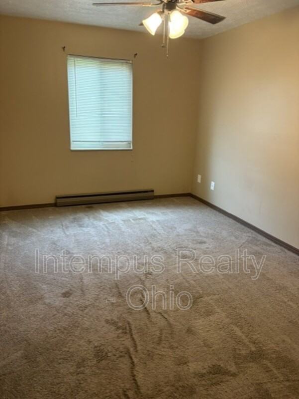7469 Huntington Dr #3 - Photo 6 of 6