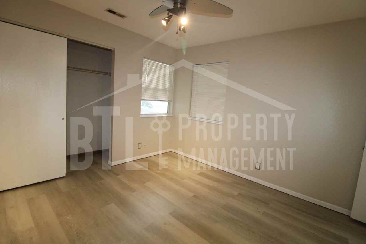 240 Fox Ridge Rd - Photo 2 of 34