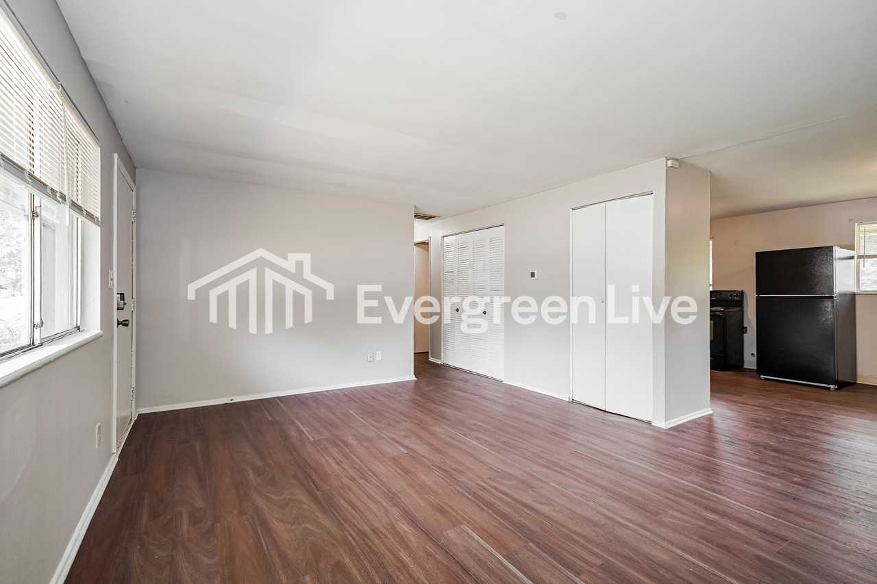6603 Penick Dr - Photo 4 of 15