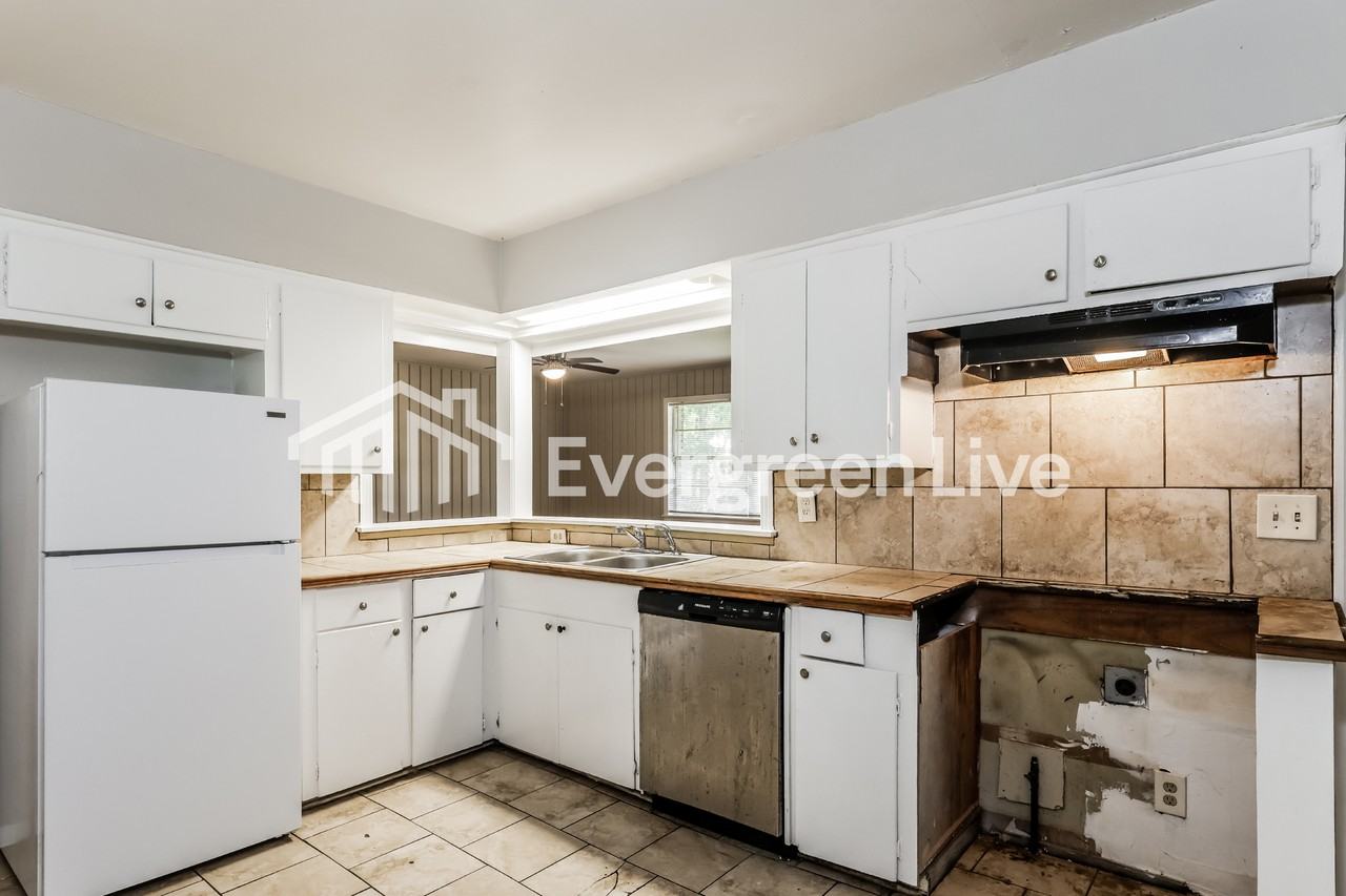 927 Lotus Ave - Photo 6 of 15