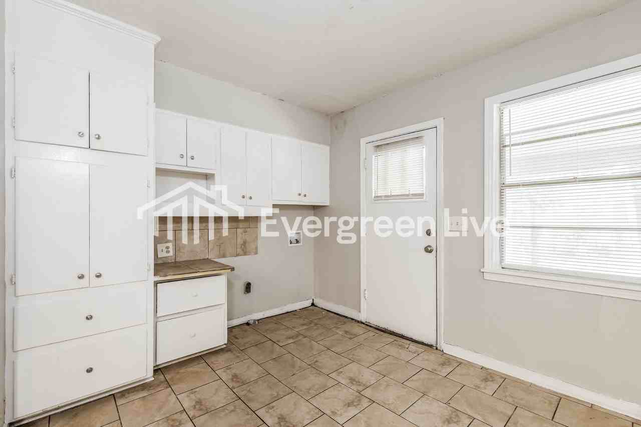 927 Lotus Ave - Photo 7 of 15