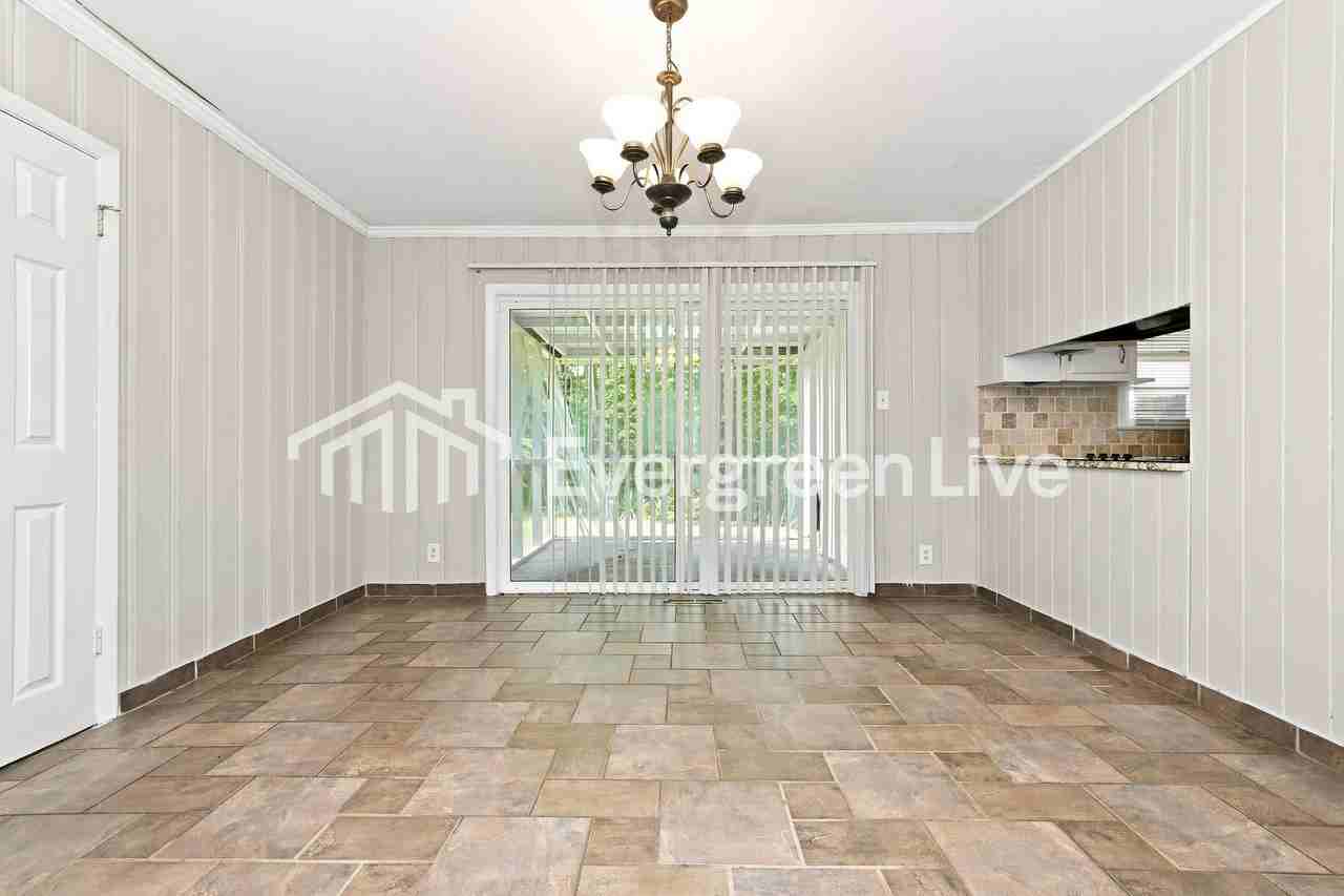 6283 Longino Dr - Photo 3 of 10