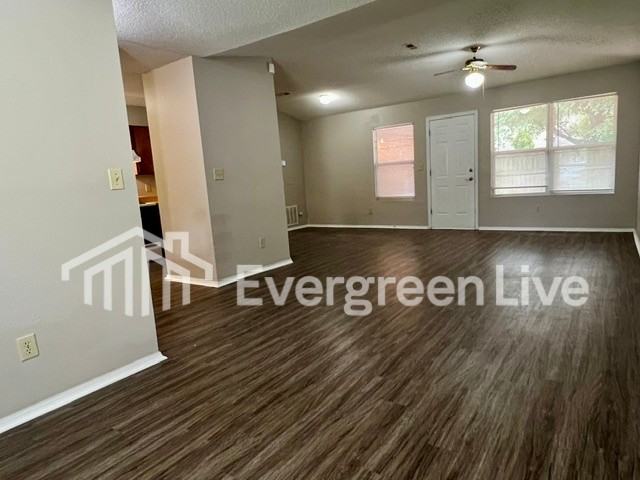 103 Barnsbury Ct - Photo 3 of 13