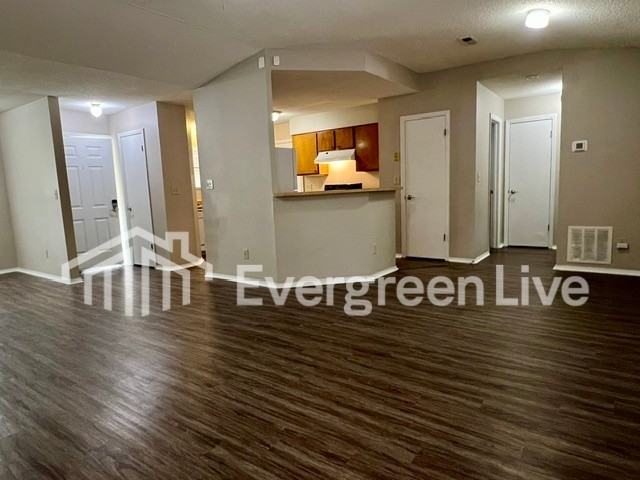 103 Barnsbury Ct - Photo 4 of 13