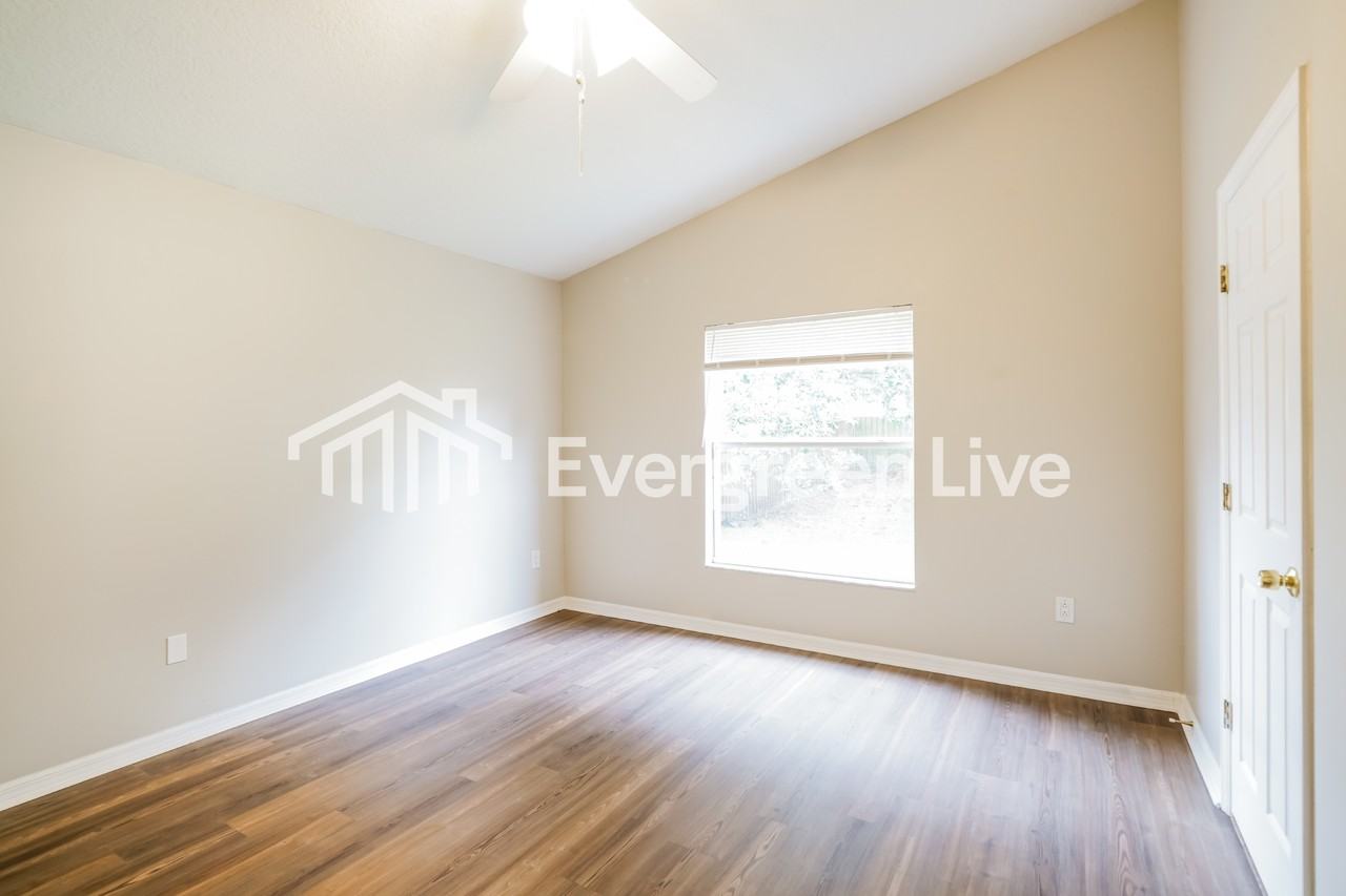 7615 Devonbridge Garden Way - Photo 4 of 15