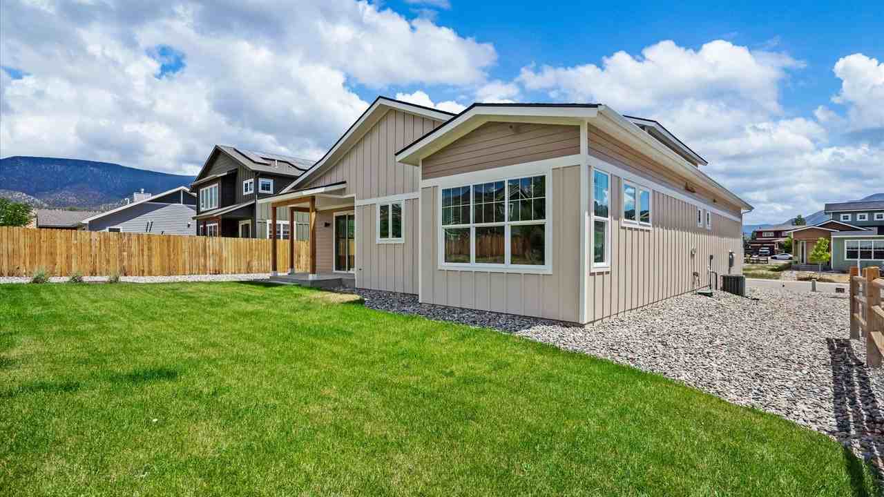 34 Mt Yale Ct - Photo 2 of 35
