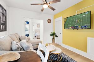 featured image of 1032 Vaughn St