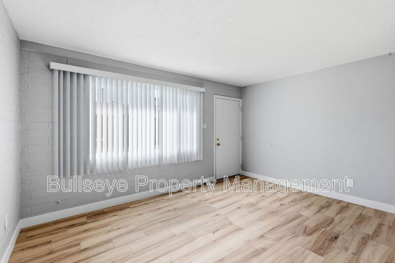 1921 E Osborn Rd - Photo 5 of 18