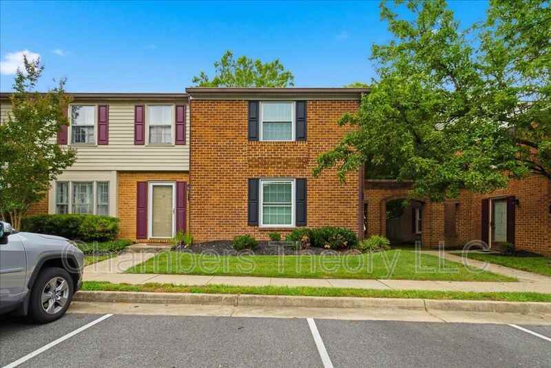 5713 Independence Cir - Photo 2 of 40