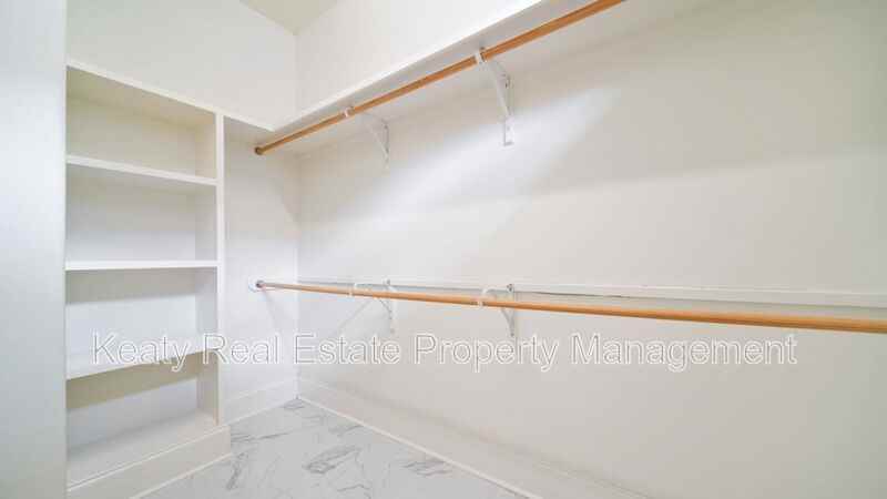 204 Sleepy Brook Rd - Photo 6 of 21