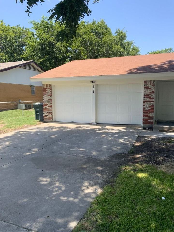 904 Sublett Ave - Photo 2 of 12