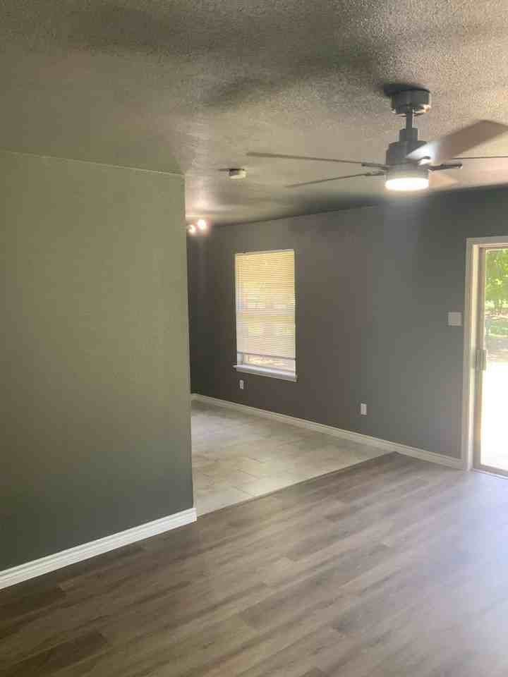 904 Sublett Ave - Photo 3 of 12