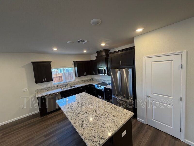 9106 Turnbull Ct - Photo 3 of 15