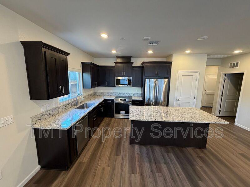 9106 Turnbull Ct - Photo 5 of 15