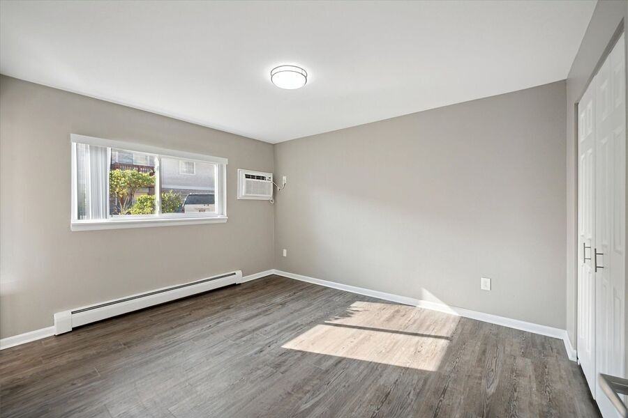 3838 W Sylvania Ave - Photo 4 of 20