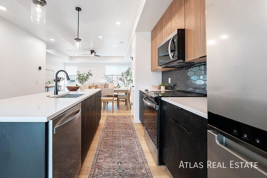 240 Osiander Street - Photo 4 of 25