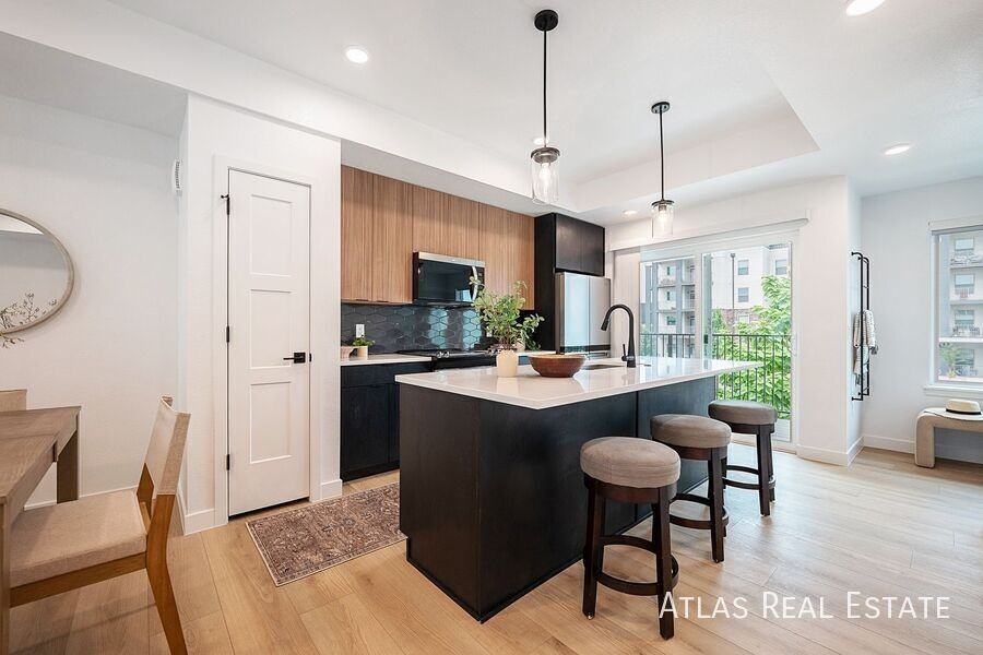 240 Osiander Street - Photo 5 of 25