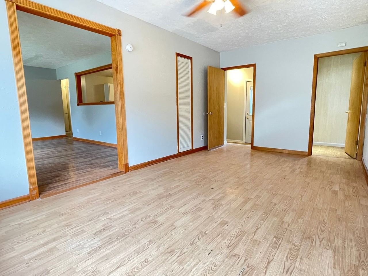 10909 Leavenworth St - Photo 6 of 41
