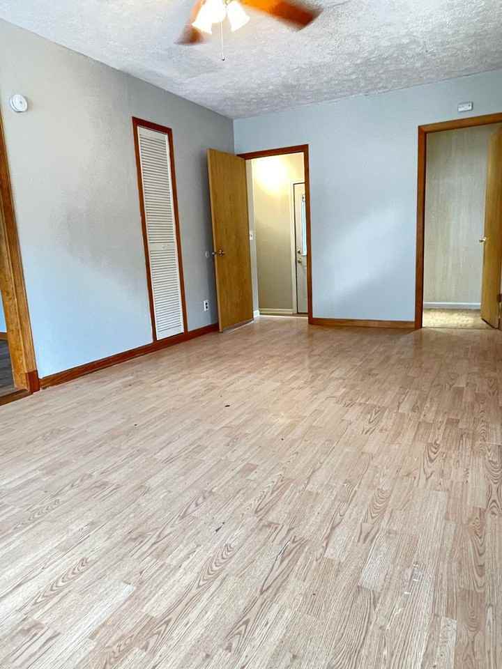 10909 Leavenworth St - Photo 7 of 41