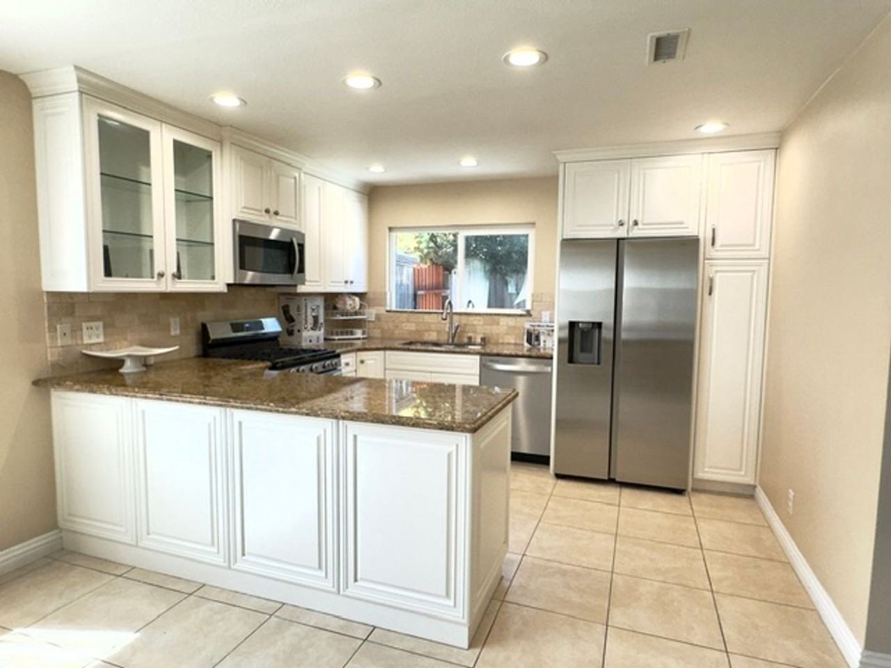 2512 Santa Ana Ave #D - Photo 2 of 16